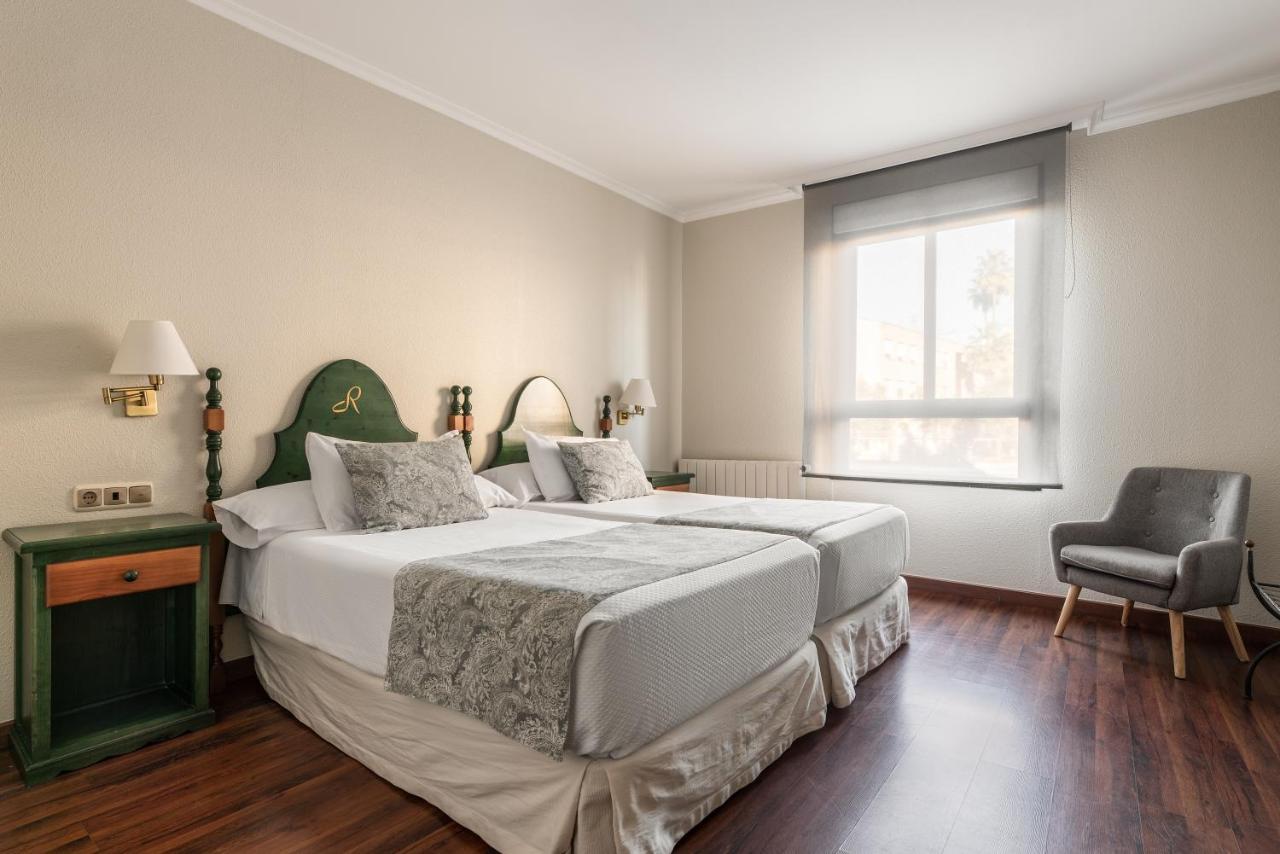Hotel Rio Бадахос Екстериор снимка