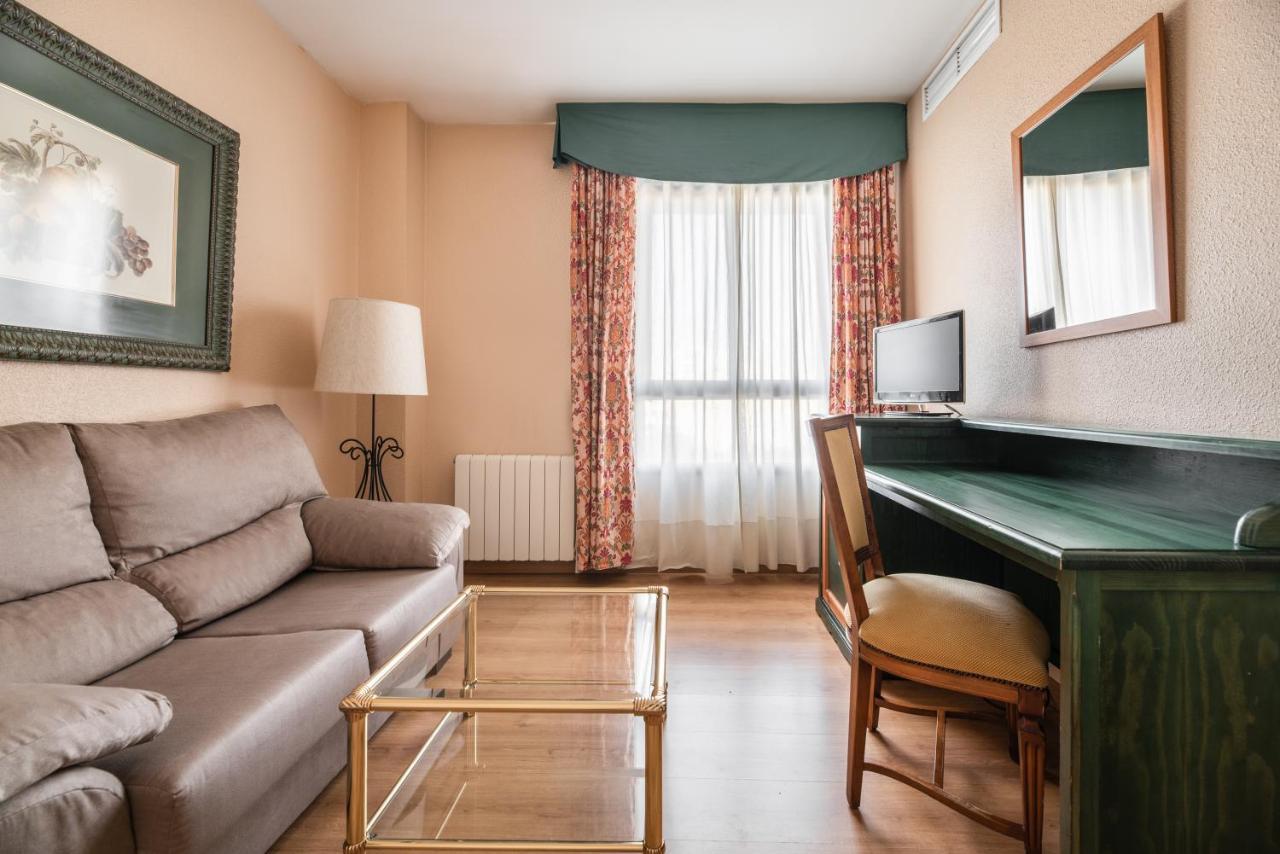 Hotel Rio Бадахос Екстериор снимка