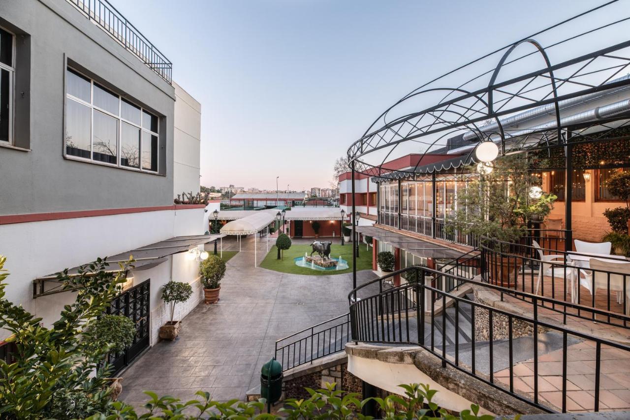 Hotel Rio Бадахос Екстериор снимка