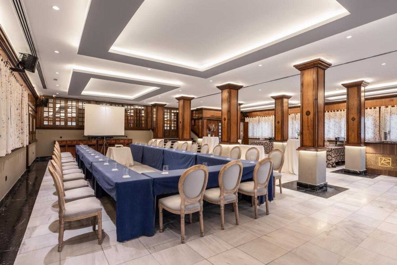 Hotel Rio Бадахос Екстериор снимка