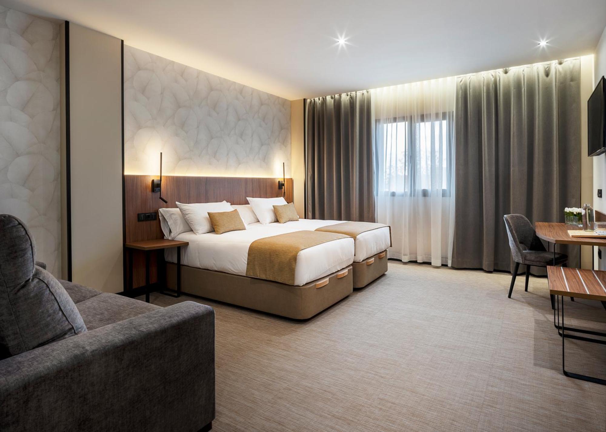 Hotel Rio Бадахос Екстериор снимка
