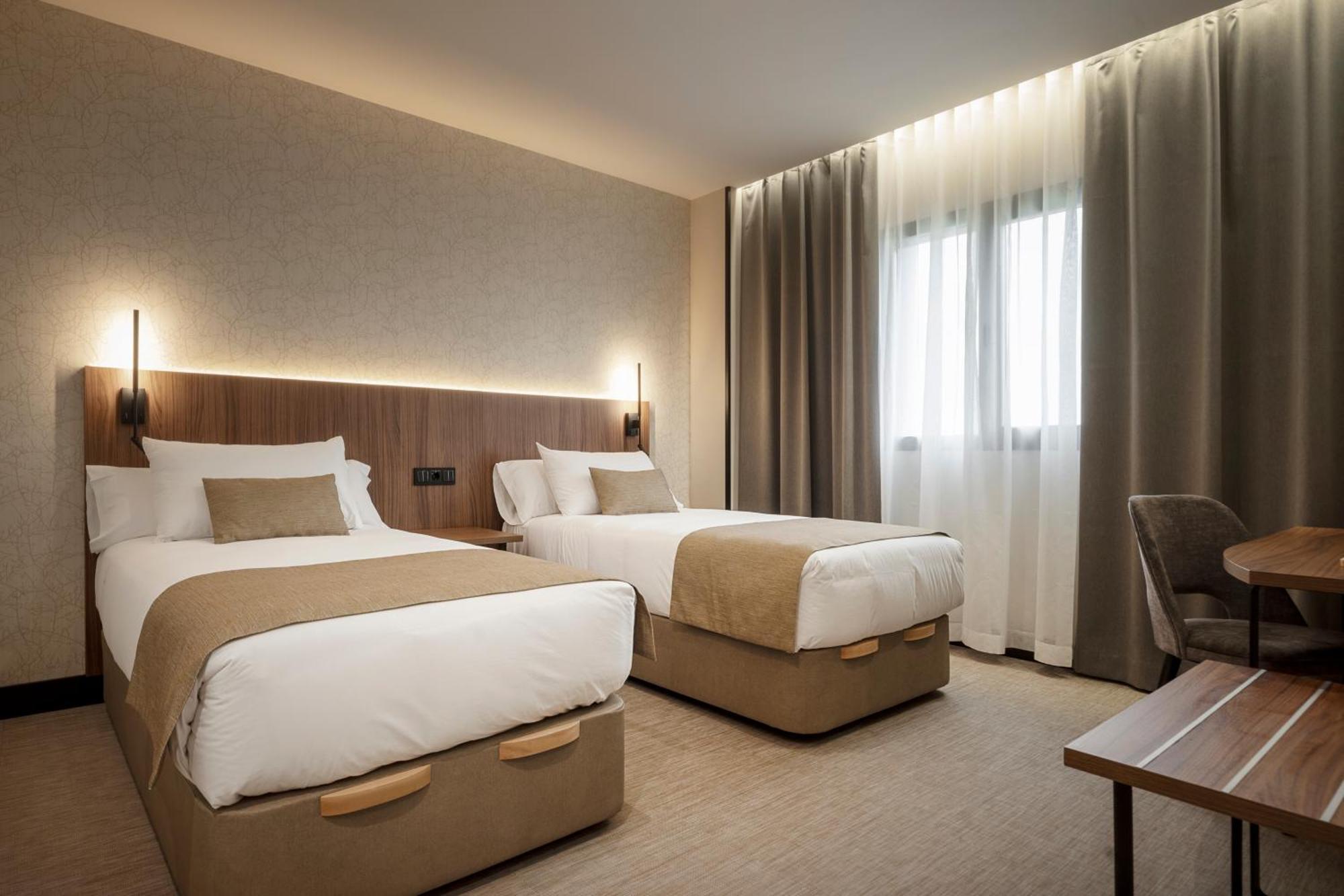 Hotel Rio Бадахос Екстериор снимка